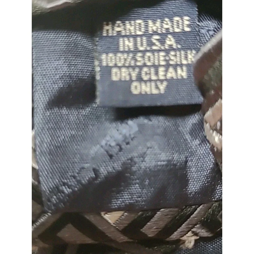 Cremieux Silk Tie Hand Made USA Black Gray Geometric Old Money Executive Career